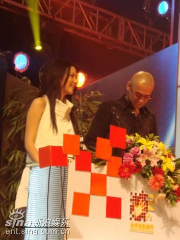 ̷άά���ܴ�ѧ��������ѧ��Ӱ��ڻ�����(ͼ)