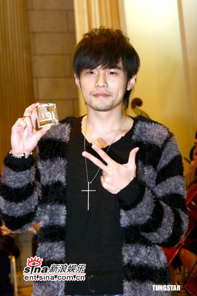 蔡依林侯佩岑金曲奖正面遭遇 周杰伦爽约避旧