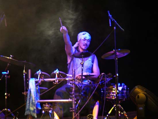 额尔古纳与哈琳唱响呼市 用蒙语给家乡带来问