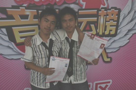 风云新人杭州赛区双胞胎小帅哥无缘比赛(图)