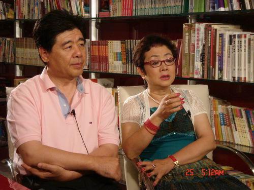 王洁实谢莉斯:希望年轻人脸上永远有阳光(图)