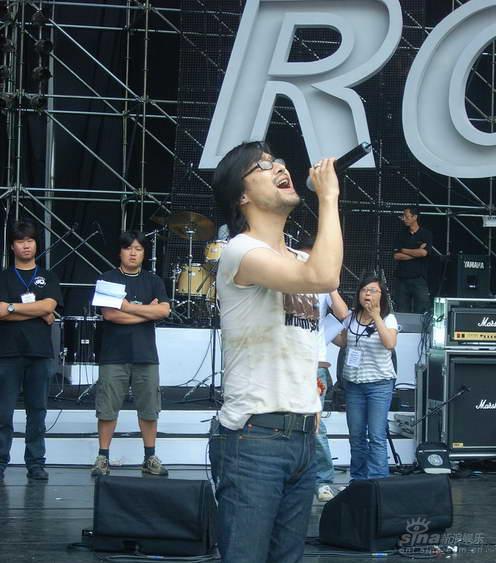 7月2日15时汪峰独家做客畅聊《勇敢的心》(图