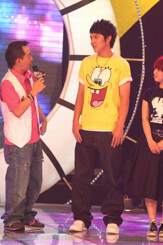 武家祥《我非英雄》大受欢迎MV女主角难寻(图