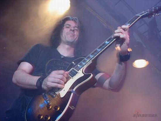 圣约乐队世界巡演巴西站 POGO堪比体育运动