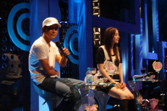 《小薇》原创作者阿弟 现身山东卫视感人演绎