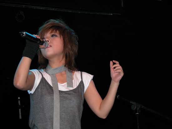 莫艳琳疗伤歌会全场合唱 分手情侣现场复合(图