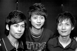 ����κ�����ó�����ڶԽ��������������̬��