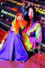 ����Գ�����Ů�·��о�֣����С������̫��