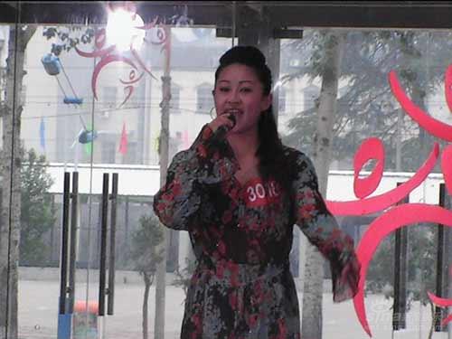 资料图片红歌会石家庄六场冠军王丽娜