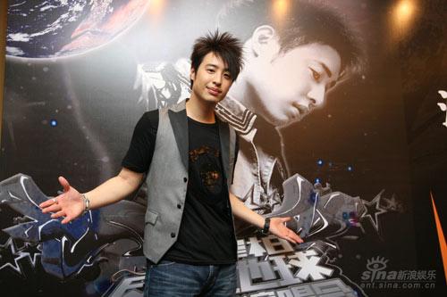 潘玮柏反转地球世界巡回演唱会DVD在京发布