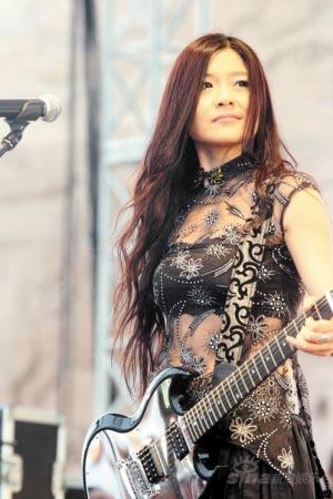 草原音乐节完美谢幕黄贯中伍佰等释放激情(图)