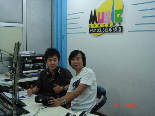 张艾文受武汉媒体宠爱立誓做好音乐找到美罗