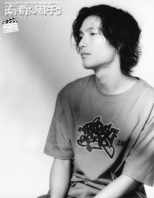 �ع˳³�������ǩԼEMI����ֻ��һ�������Ρ�