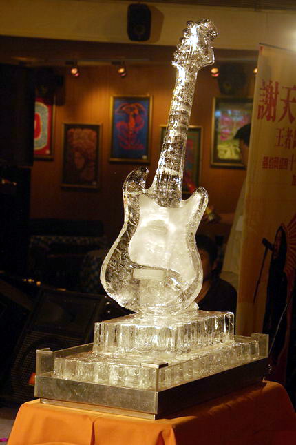 л��Ц��ʽ�����¶���ʮ���µ���ҡ����ƪ��