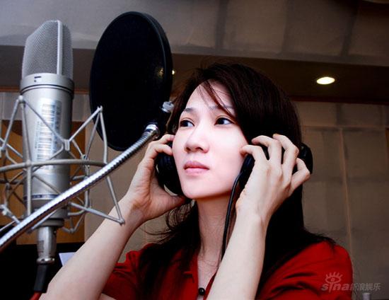 陈国宁为主打歌《不要不快乐》两进录音棚(图