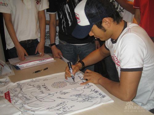 奥运倒计一周年主题曲众星云集 黄晓明深夜助阵