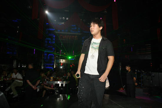 张伯宏成青少年典范+加拿大建华人爱心基金(图