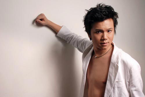 资料图片:红歌会成都海选冠军--伍粤川