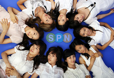 <em>少女时代</em>出道后首开<em>签售会</em> 全国巡回人气旺(图