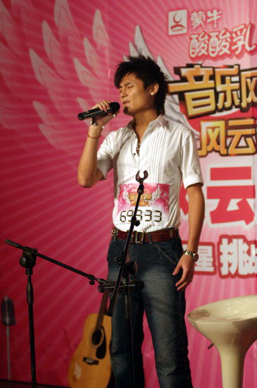 “小余文乐”再战风云新人依然无缘金唱片(图)