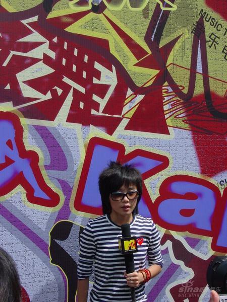 许飞金莎后舍男生助阵炫舞门街舞大赛开锣【图】