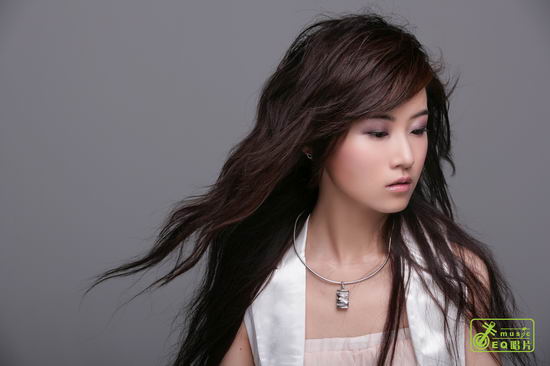 EQ唱片:吕雯--《我的世界》