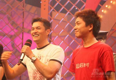 吕良伟侠骨柔肠义卖演出服何耀珊再次献唱(图)