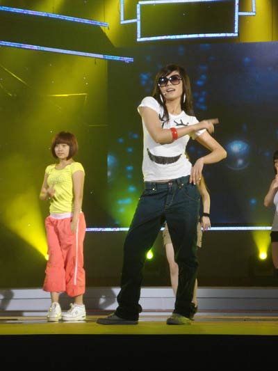 《红歌汇》搬上央视舞台 邵雨涵唱响快乐阿拉蕾