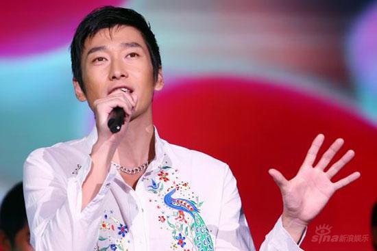组图：陈明满江广西献歌慈善晚会筹款逾千万