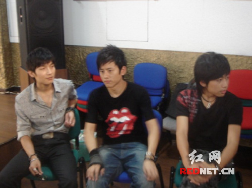 ȫ��Ѳ�ݳɶ��׳�������������ѹ���ս(��ͼ)