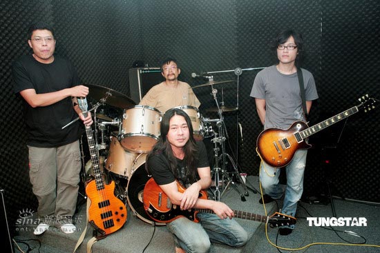 07OK GO冲浪音乐节 乱弹乐团加紧练习(图)