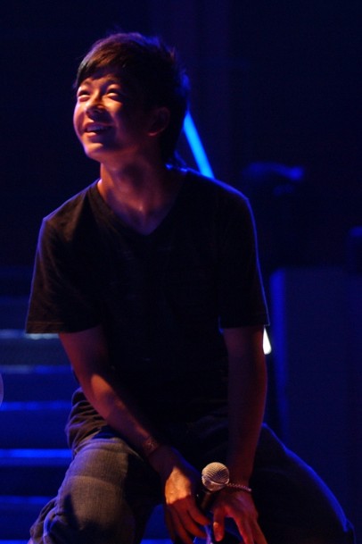 快男巡演王栎鑫再现海豚音 OPERA2震撼全场