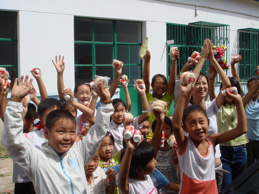 李婉莹爱心日记曝光 热心公益坦言愿做普通老师