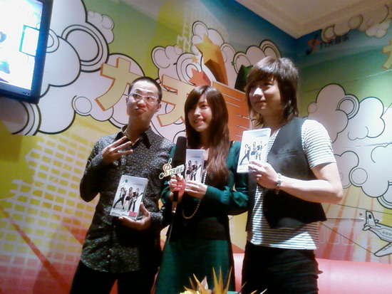 echo乐团签售同名专辑 自信专辑时尚个性完美