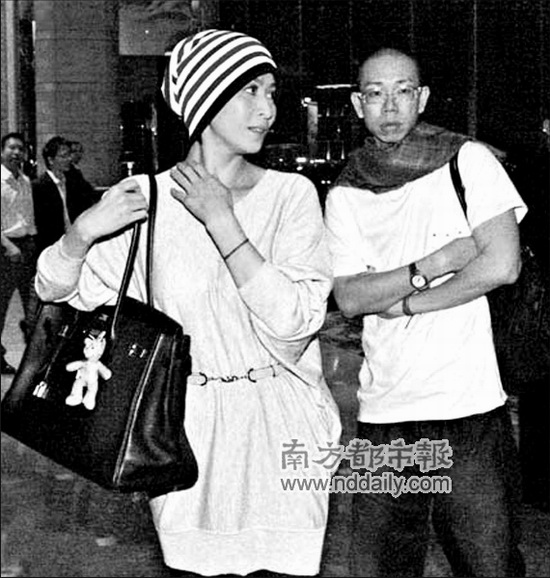 王菲香港为女儿购物 陈家瑛证实将不再复出(图