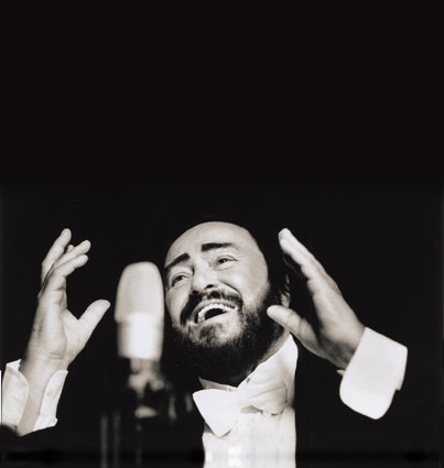 �������޵���������ǰ��Τ���ἰŮ������(ͼ)