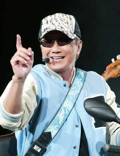 许冠杰送鲍鱼宣传年底个唱 将与儿子合唱歌曲