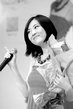 王缇沉寂两年后发片 《Hello Katy》面世(图)