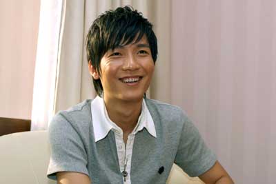 陈楚生不承认一夜成名 嗓子仍在调理中(图)