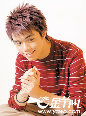 张敬轩重回内地发展 新歌《酷爱》大热夺冠(图