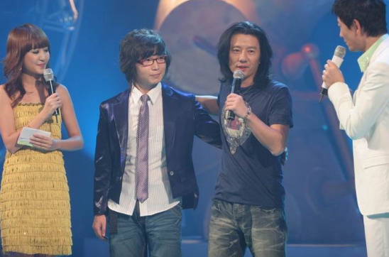 郑钧:大学生音乐节不应该是卡拉OK大赛(图)_影音娱乐_新浪网