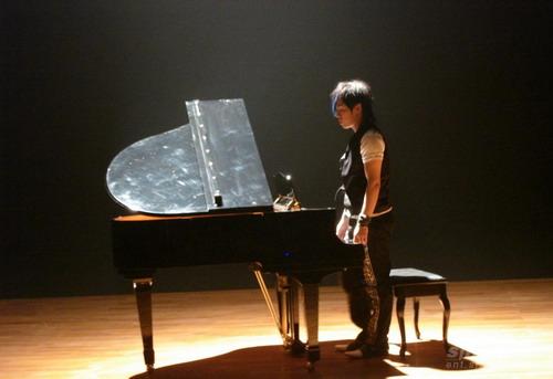 胡彦斌新MV剧本再改 镜头过火歌迷无法接受(