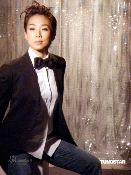 组图:林忆莲演唱会海报出炉女扮男装发型酷气