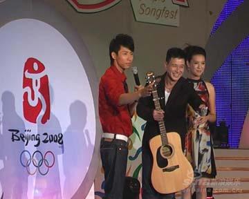 大马创作歌手阿弟首度亮相北京《唱响奥运》