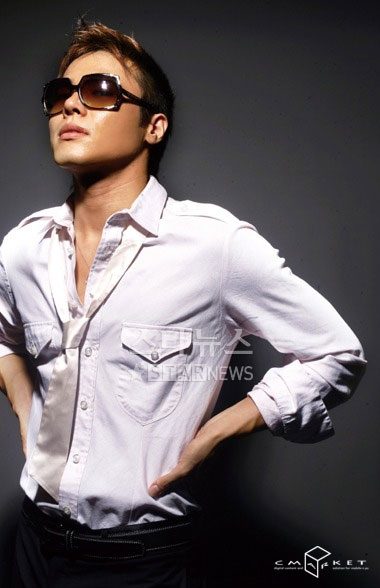 辉星新专辑销量排行首次获冠 主打歌人气旺(图