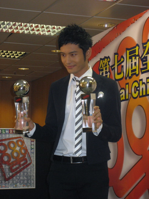 ��������۰佱�����ض����¸���и�ھ�(ͼ)