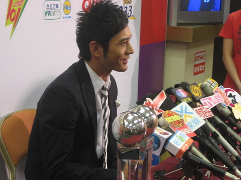 ��������۰佱�����ض����¸���и�ھ�(ͼ)