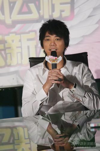 阿信授课风云新人明星课堂大谈自己的挫折经历