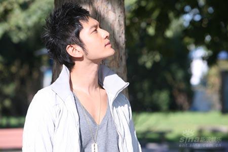 黄晓明拍MV很受伤《暗恋》后再唱伤心情歌(图)