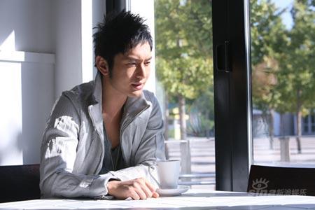 黄晓明拍MV很受伤《暗恋》后再唱伤心情歌(图)